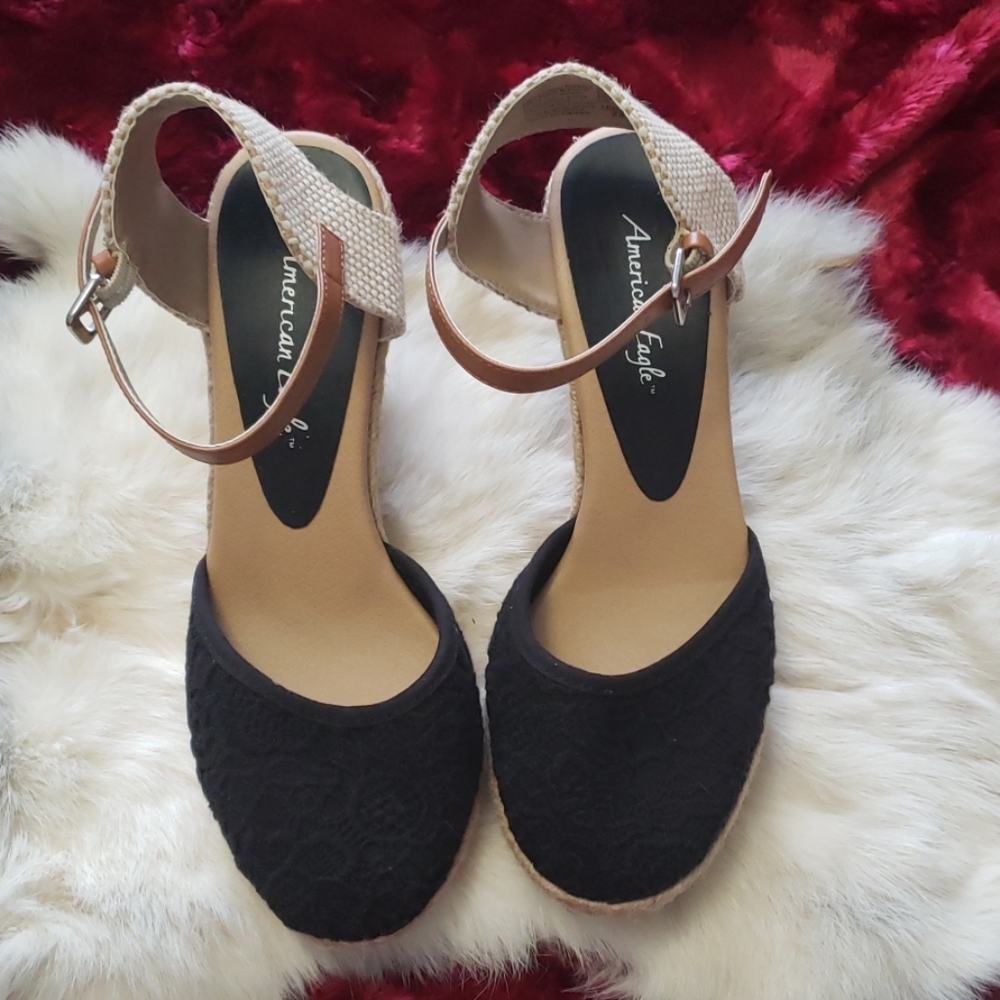 American Eagle Sandals